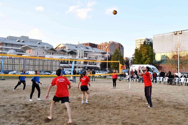 Plaj voleybolunda şampiyon “Zeplin” takımı oldu