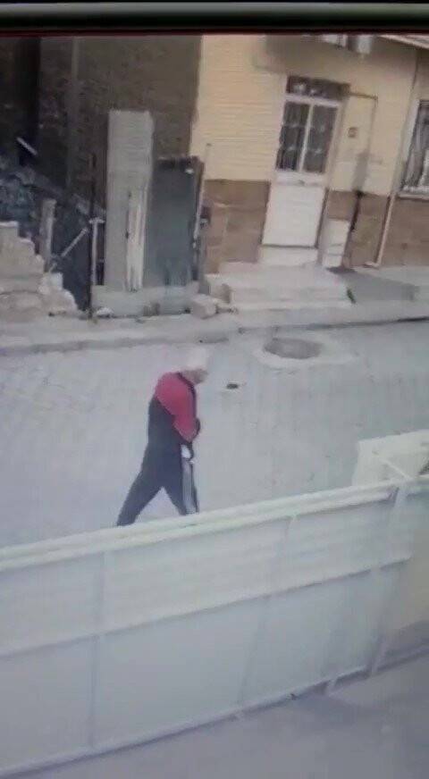 2 gündür aranan yaşlı adam evinin karşısındaki metruk evde ölü bulundu