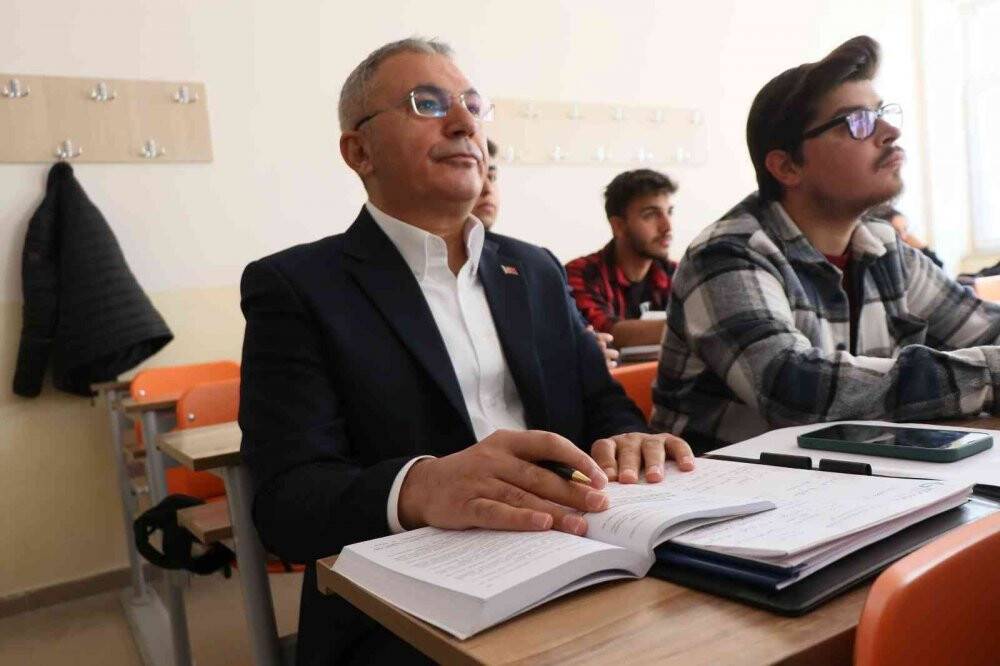 55 yaşında üniversite hayaline kavuştu