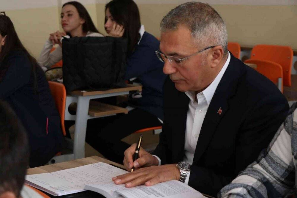 55 yaşında üniversite hayaline kavuştu