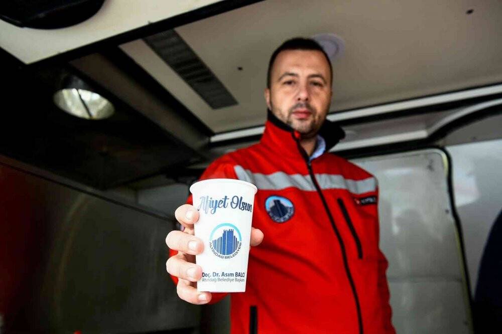 Altındağ’da hastane önlerinde sıcak çorba ikramı başladı