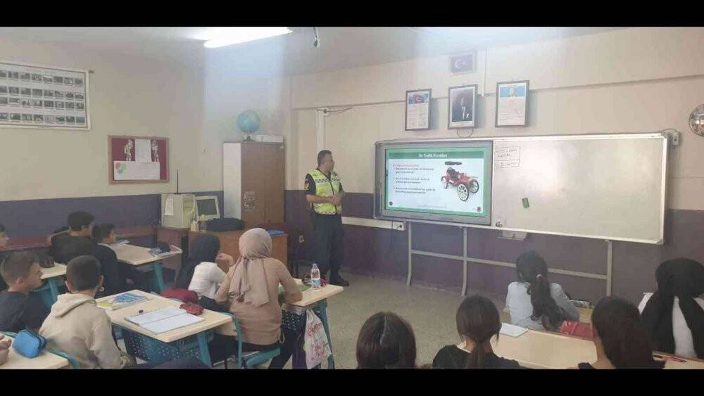 Aydın’da 117 öğrenci “trafik dedektifi” oldu
