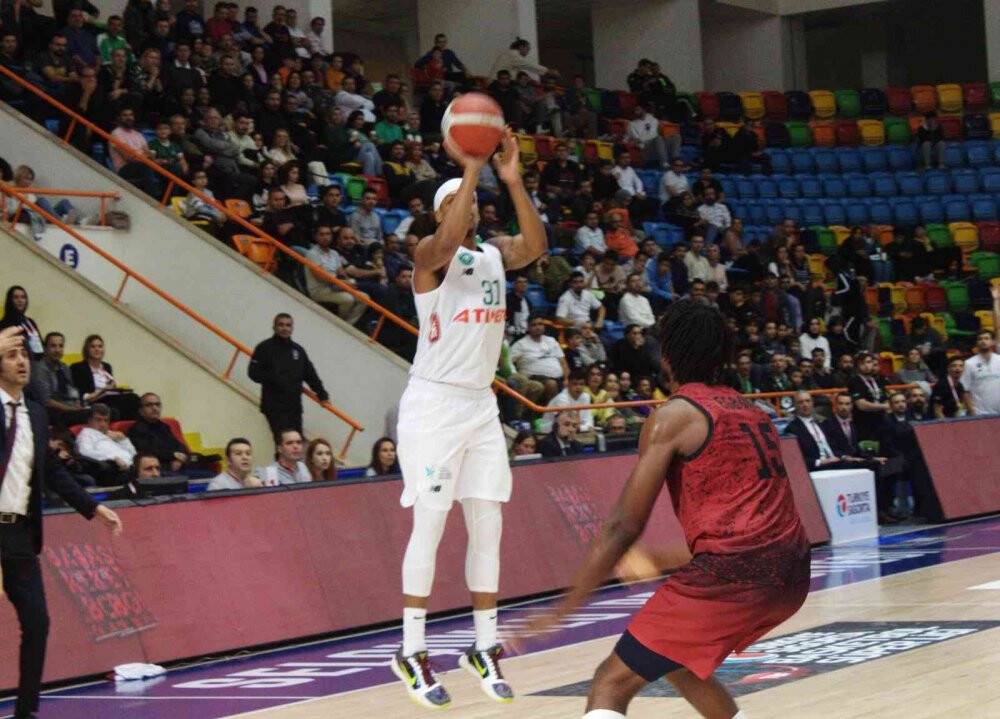 Basketbol Süper Ligi: Konyaspor: 78 - Gaziantep Basketbol: 76