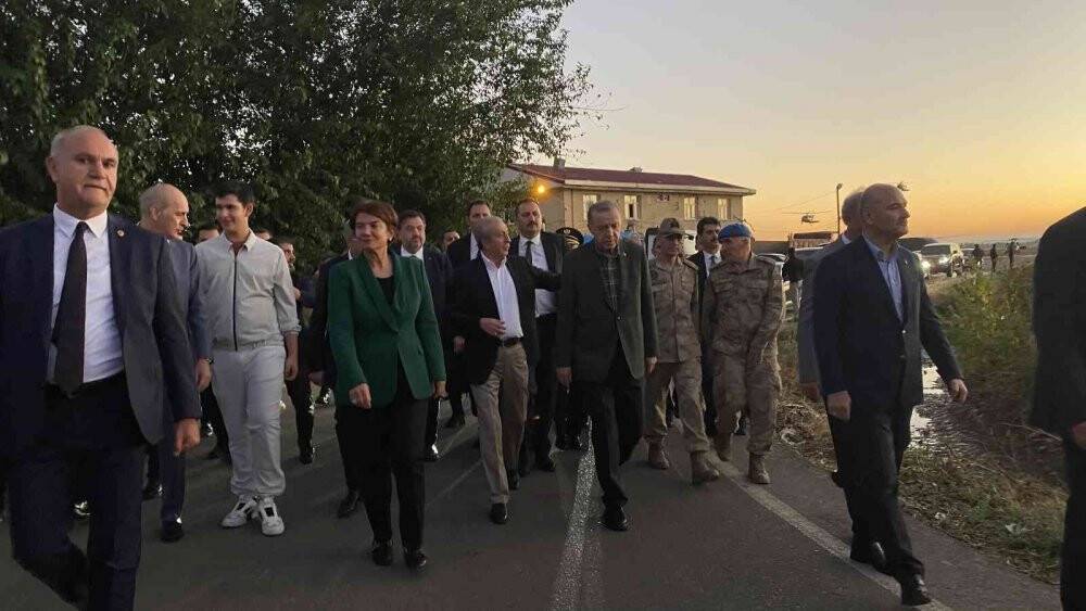 Cumhurbaşkanı Erdoğan, Silvan’da ‘Beyaz Melesli Kadınlarla’ bir araya geldi