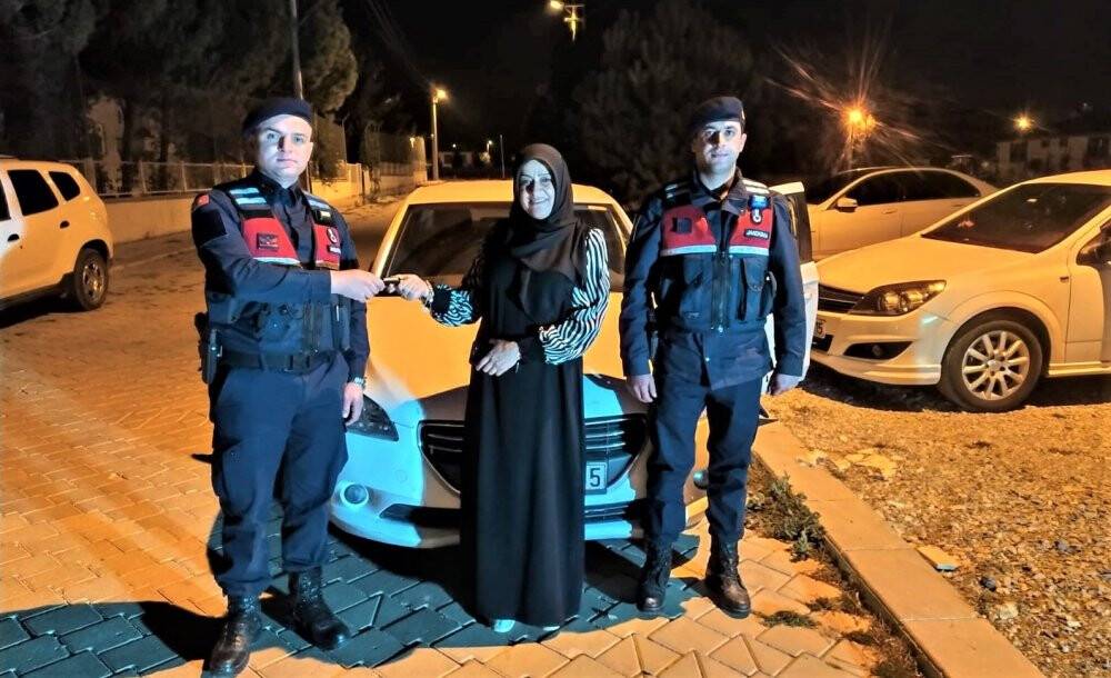 Emlakçıdan çalınan otomobil ve bilgisayarlar tarladaki mısırların arasında bulundu