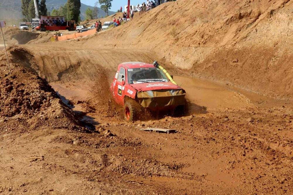 Fethiye’de off-road yarışları nefes kesti