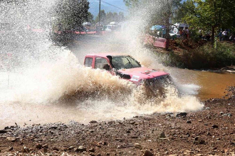 Fethiye’de off-road yarışları nefes kesti