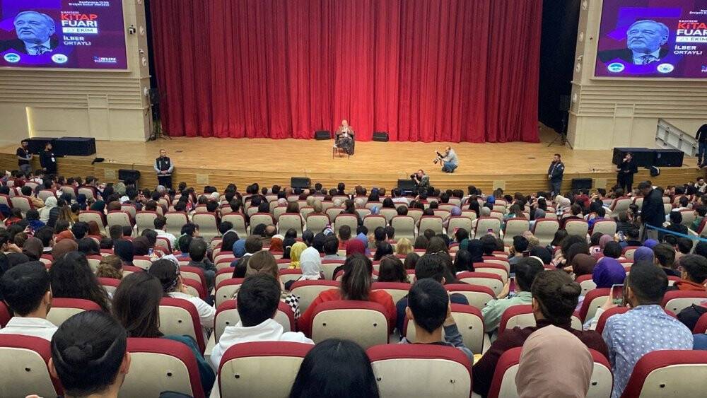 Kayseri’de İlber Ortaylı’ya yoğun ilgi