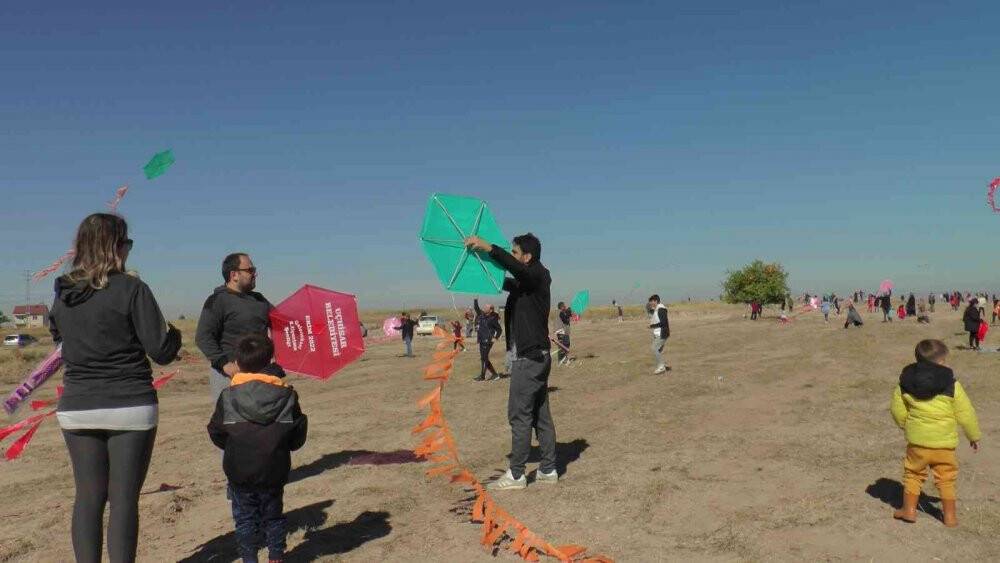 Uçurtma şenliğinde küçük büyük herkes eğlendi