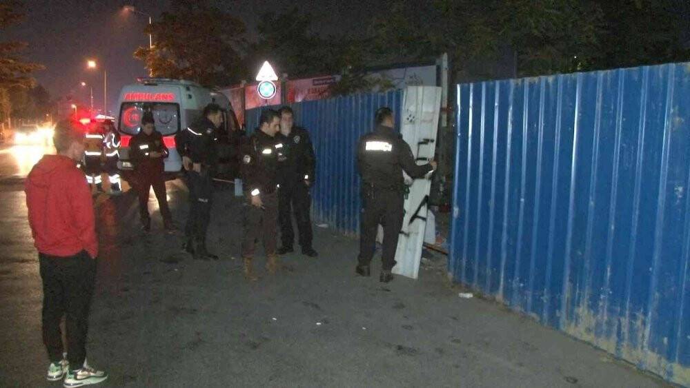 Fatih’te bir kişi şantiye bariyerlerinin arkasında ölü bulundu