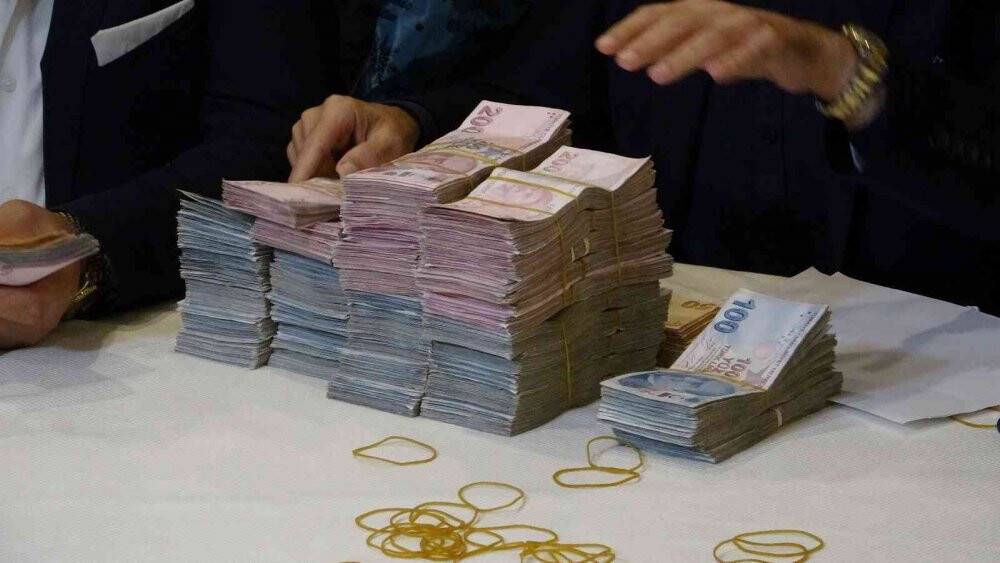 Gelin ve damada 3 milyon 650 bin TL’lik takı takıldı