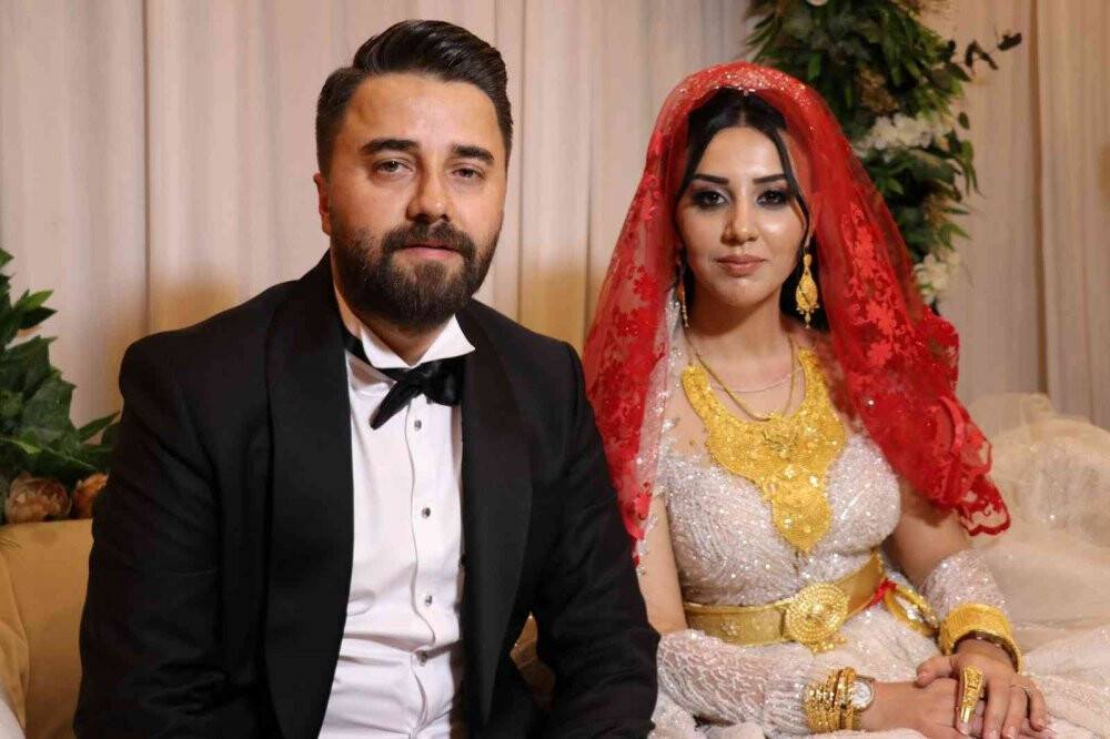 Gelin ve damada 3 milyon 650 bin TL’lik takı takıldı