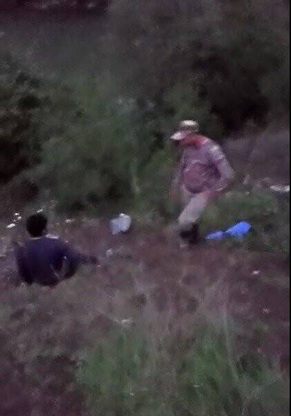 Kaçak göçmenler yol kenarında bulundu