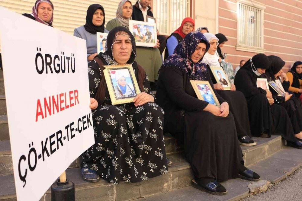 Yüreği yanık ailelerin evlat nöbeti bin 148’inci gününde