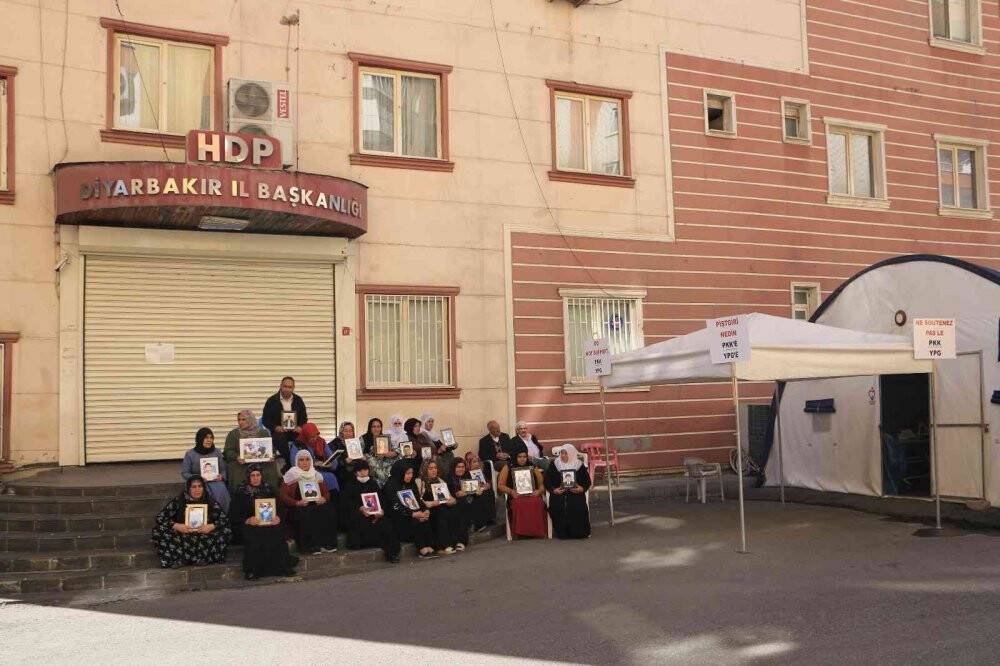 Yüreği yanık ailelerin evlat nöbeti bin 148’inci gününde