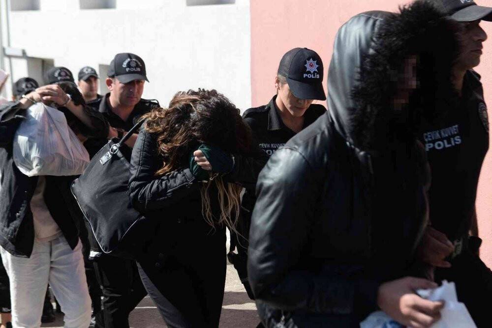 E-ticaret sitesini hackleyip 15 milyon lira dolandıran suç örgütüne 17 tutuklama