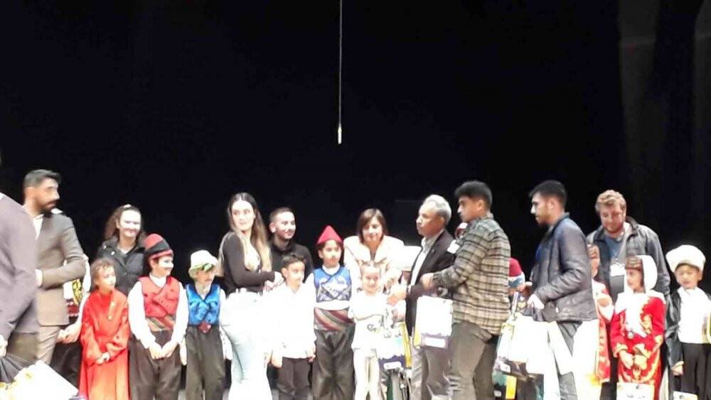 Eğirdirli minik tiyatrocular Akdeniz bölge birincisi oldu