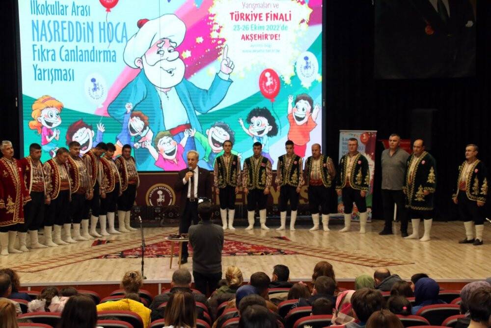 Yarışmanın heyecanını sıra Yarenleri gösterisiyle attılar