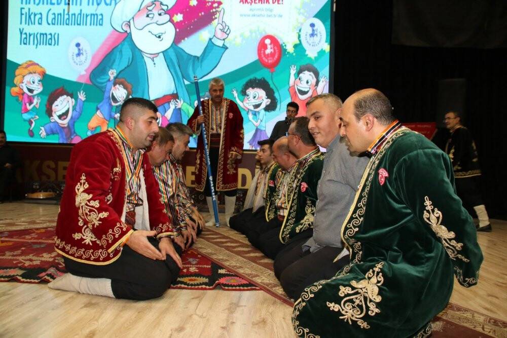 Yarışmanın heyecanını sıra Yarenleri gösterisiyle attılar