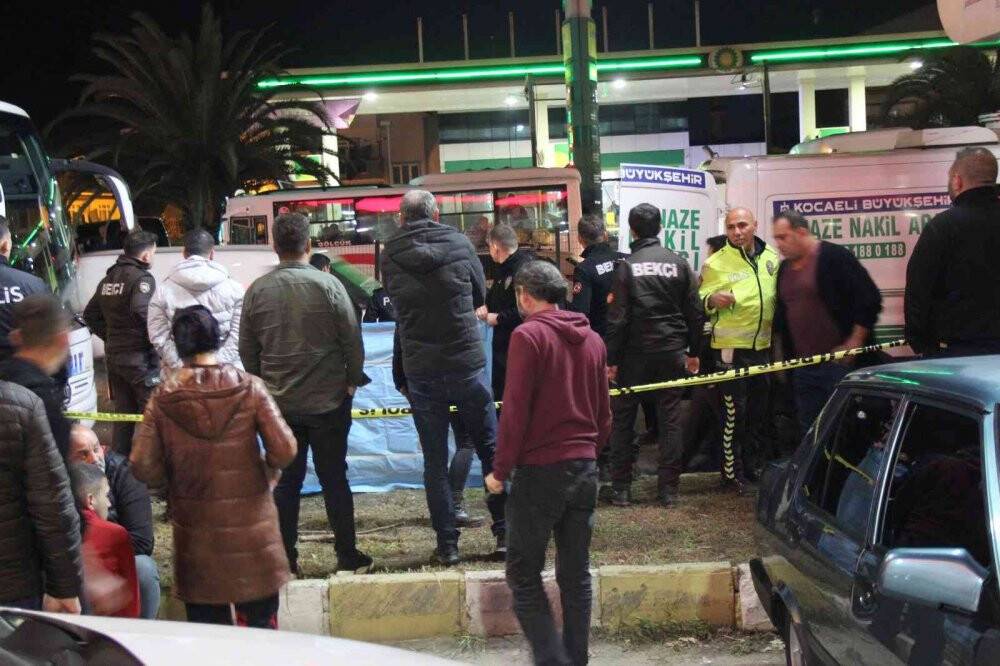 Yolcu otobüsüyle motosiklet çarpıştı: 1 ölü