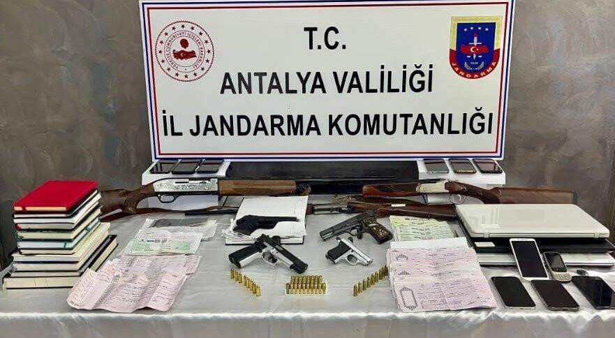 3 ilde tefecilik yağma ve silahla tehdit operasyonu: 12 şüpheli yakalandı
