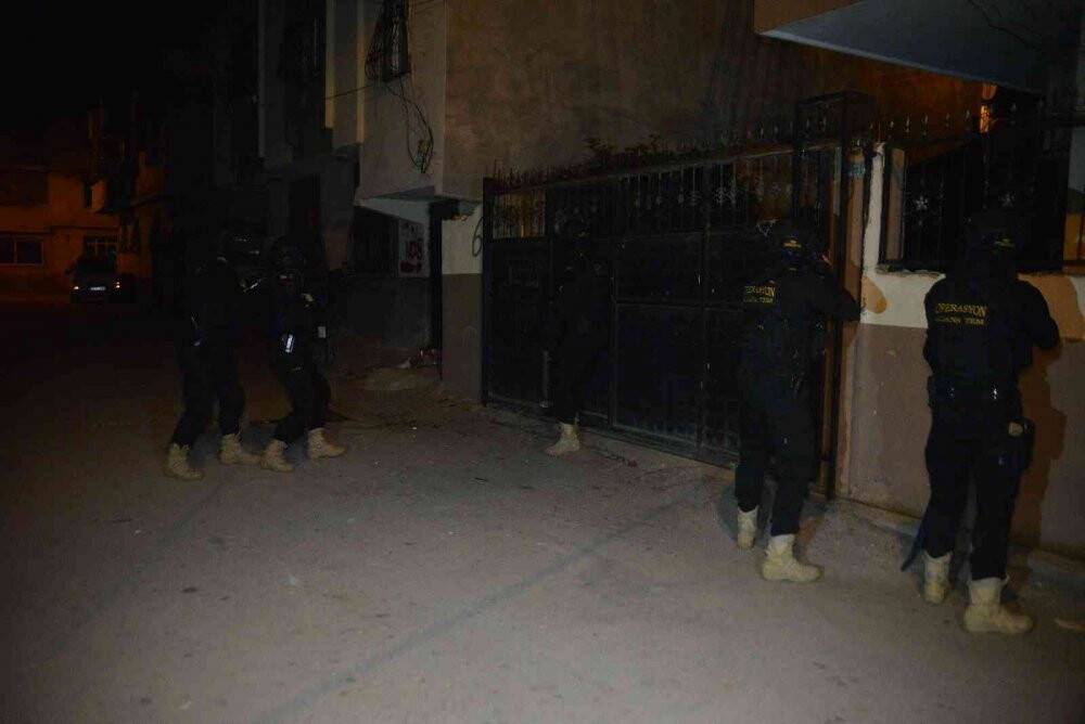Adana’da DEAŞ’a şafak operasyonu: 5 gözaltı