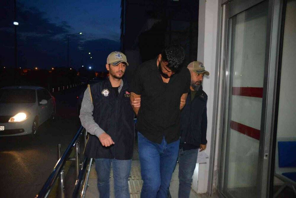 Adana’da DEAŞ’a şafak operasyonu: 5 gözaltı