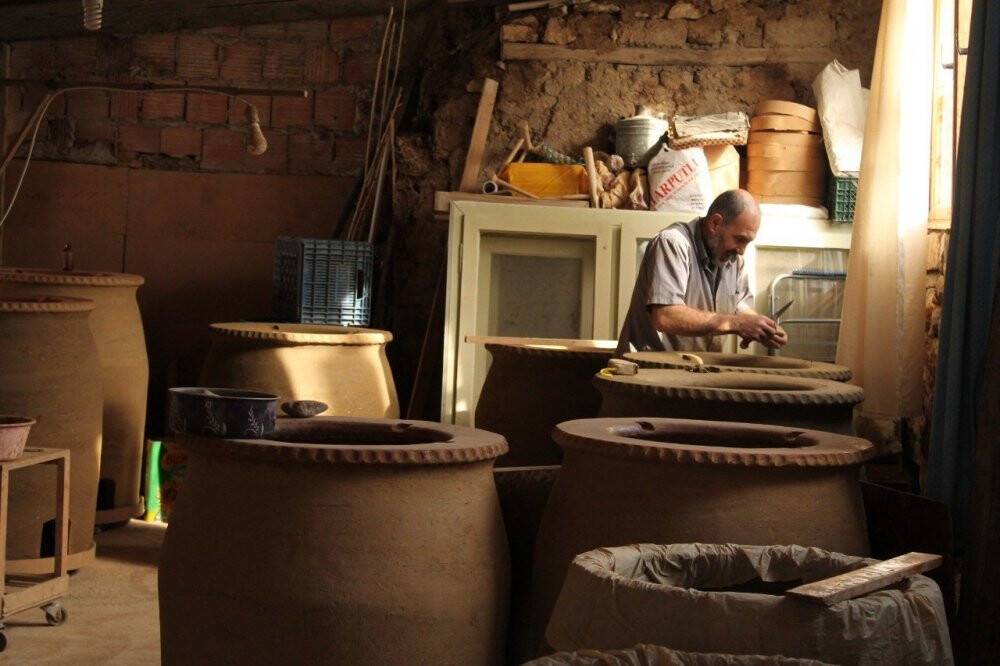 Çamura elleriyle şekil veren kentin son tandır ustası meslekte 44 yılı geride bıraktı