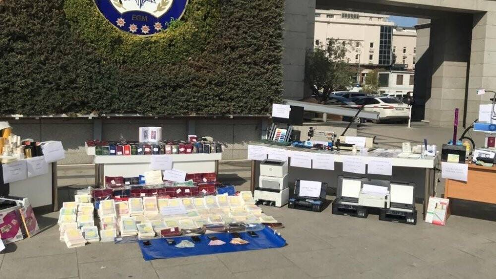 İstanbul’da sahte pasaport baskınında gözaltına alınan 4 kişi tutuklandı