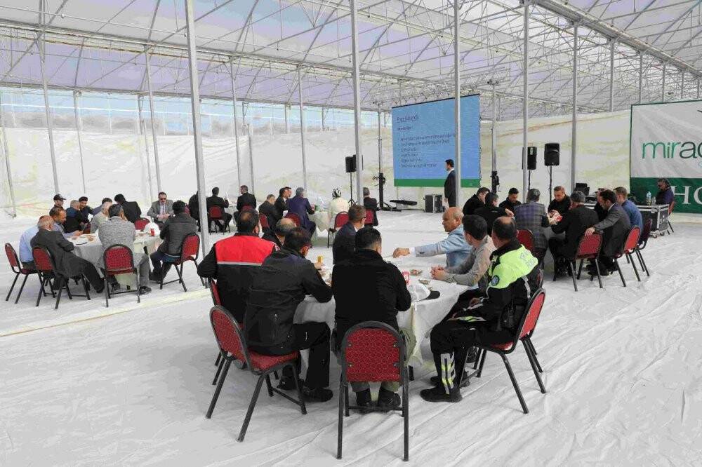 Konya ve Eskişehir protokolü jeotermal serada buluştu