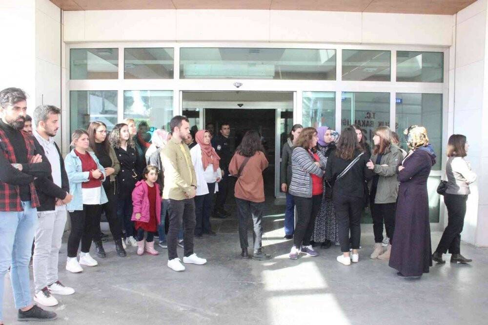 Kuzeni tarafından silahla vurulan hemşire bir böbreğini kaybetti