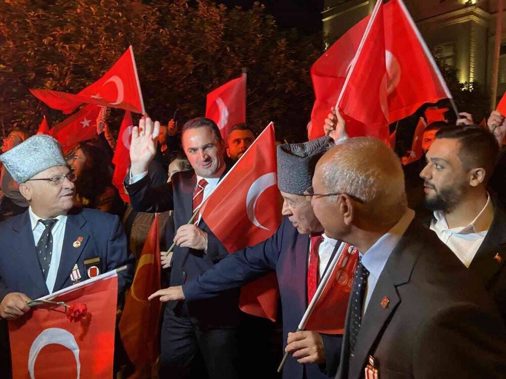 Beyoğlu’nda Cumhuriyetin 99. yılına özel fener alayı yürüyüşü düzenlendi