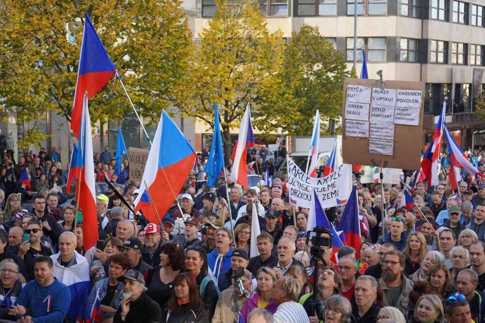 Çekya’da Rusya’ya yapılan yaptırımlar protesto edildi