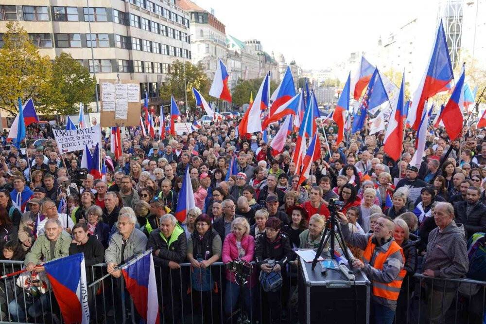 Çekya’da Rusya’ya yapılan yaptırımlar protesto edildi