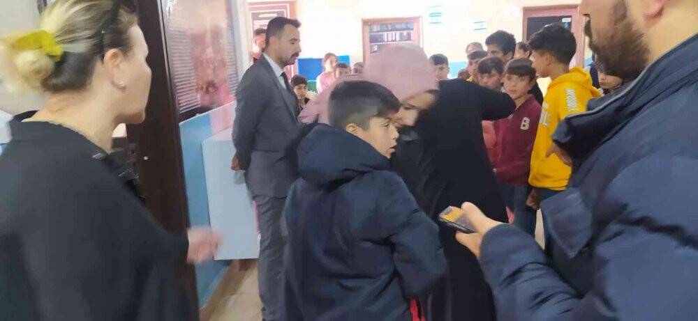 Hayırseverler destek verdi 246 ihtiyaç sahibine mont ve bot desteği sağlandı