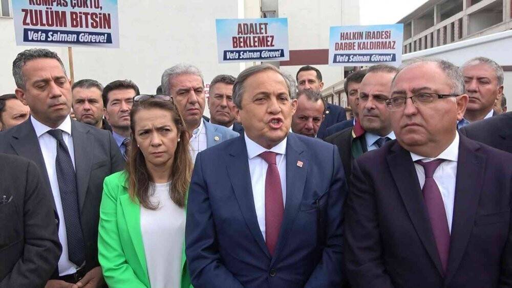 Mahkemeye hakaret eden CHP'lilere Bakan Bozdağ'dan tepki