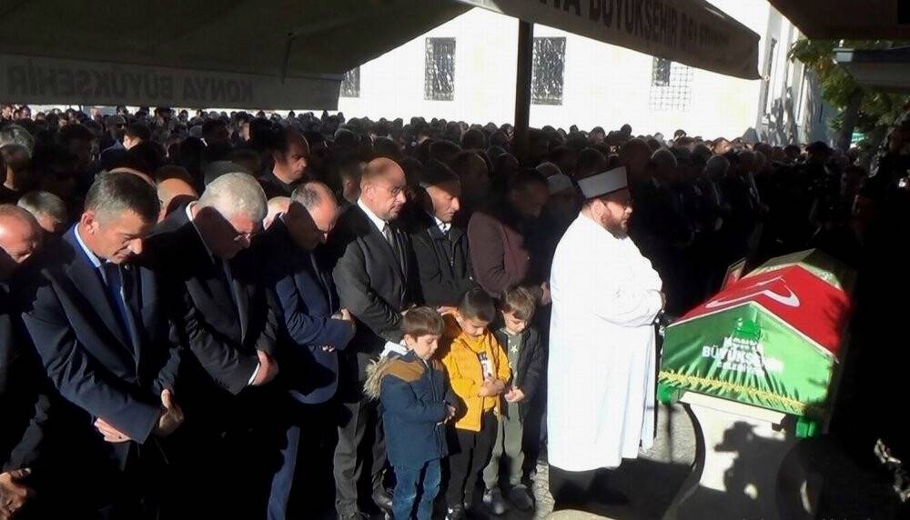 Akşener, vefat eden Konya İl Başkanı Tozoğlu’nun cenazesine katıldı