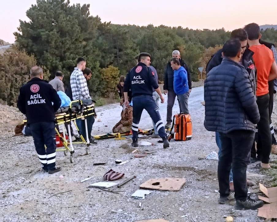 Kütahya’da trafik kazası: 2 ölü, 3 yaralı