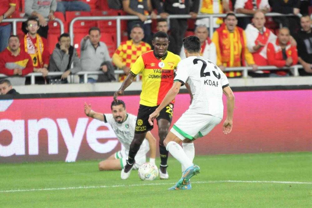 Spor Toto 1. Lig: Göztepe: 5 - Denizlispor: 0