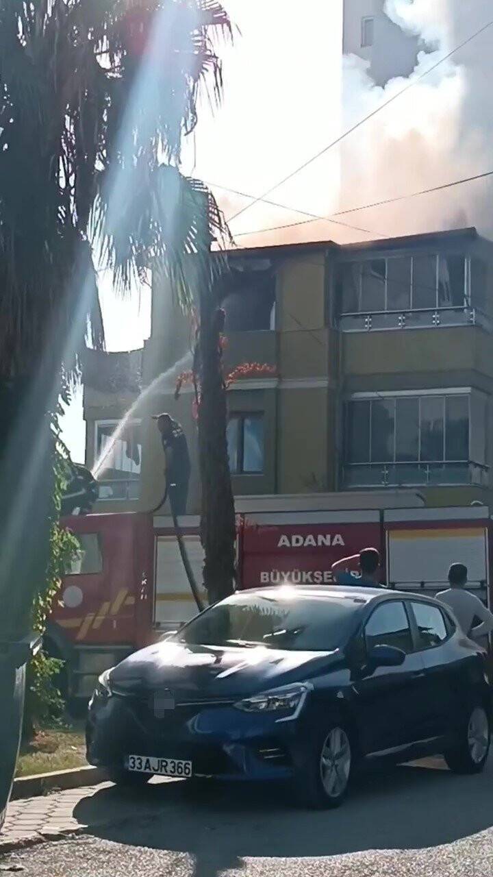 Apartman dairesi alevlere teslim oldu