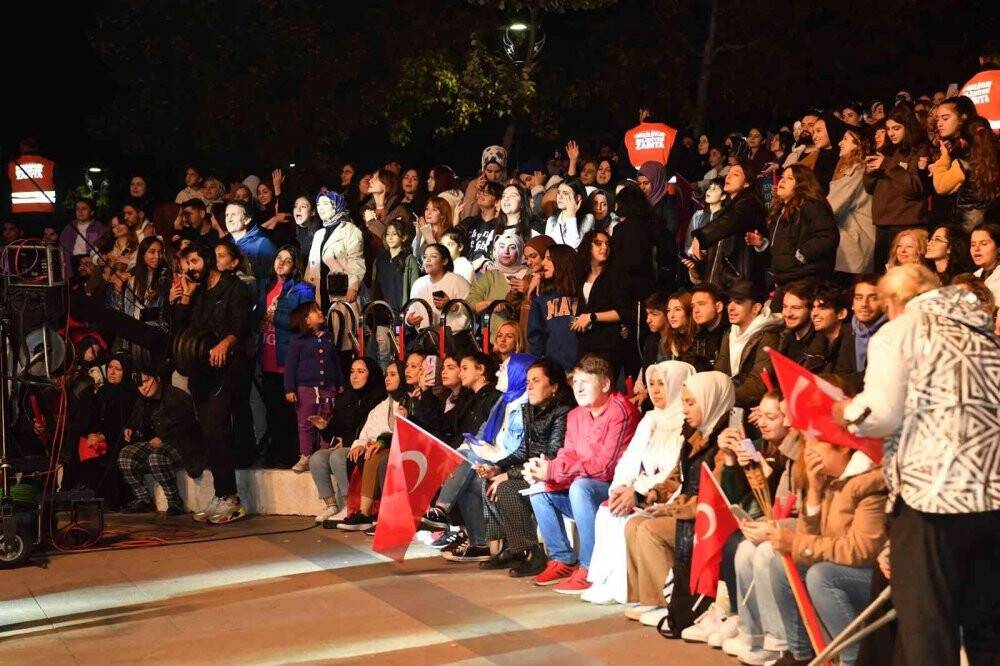 Bahçelievler’de Cumhuriyet Bayramı Coşkusu