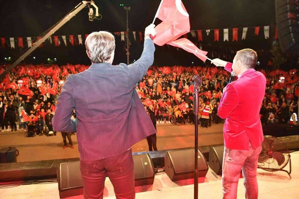 Bahçelievler’de Cumhuriyet Bayramı Coşkusu