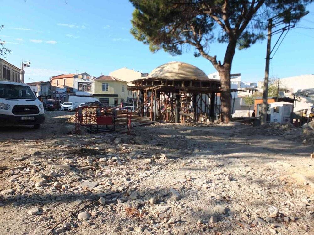 Cami’de bitmeyen çalışmalar tepkiye neden oldu