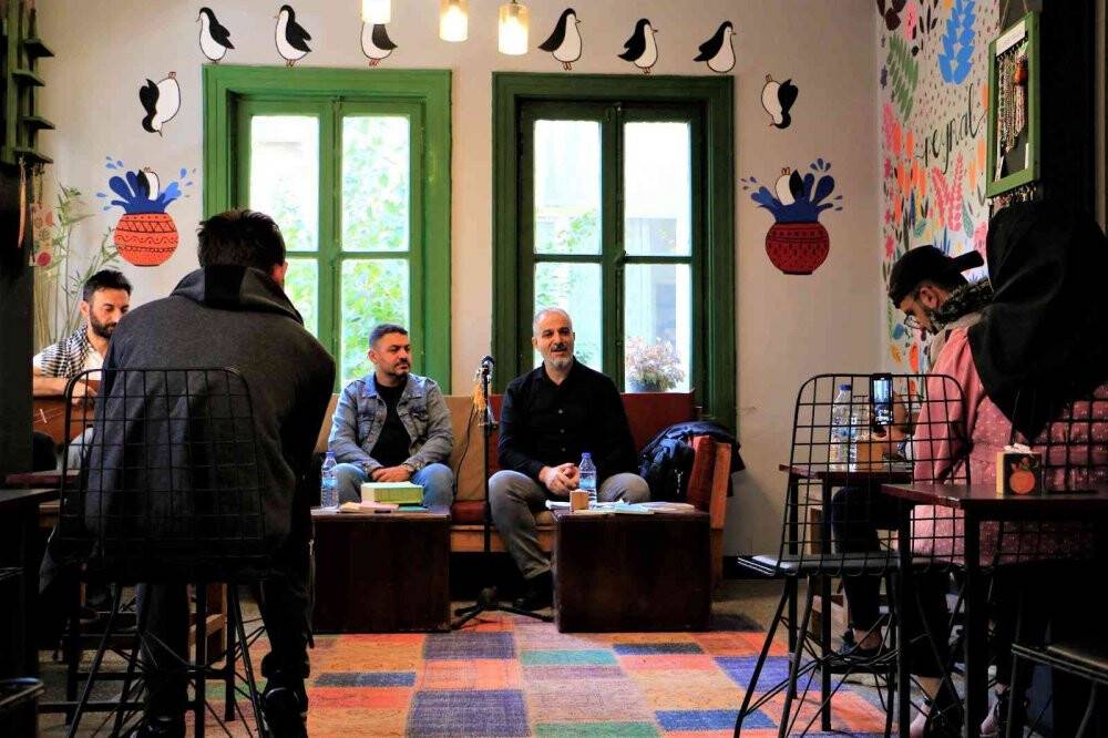 İki arkadaş kendi imkanlarıyla açtıkları merkezde öğrencilere destek çıkıyor