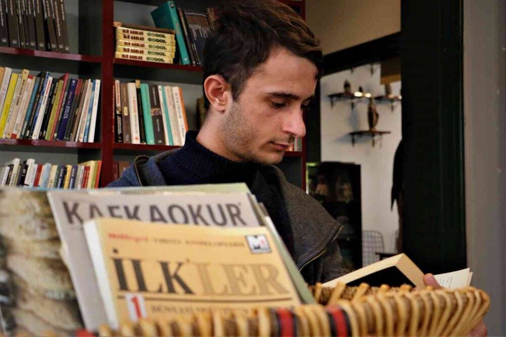 İki arkadaş kendi imkanlarıyla açtıkları merkezde öğrencilere destek çıkıyor