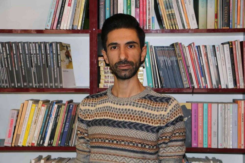 İki arkadaş kendi imkanlarıyla açtıkları merkezde öğrencilere destek çıkıyor