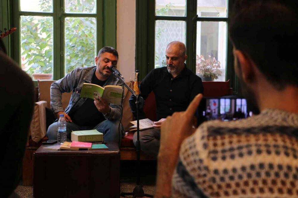 İki arkadaş kendi imkanlarıyla açtıkları merkezde öğrencilere destek çıkıyor