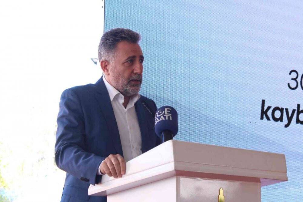 İzmir depreminde hayatlarını kaybedenler gözyaşları ile anıldı