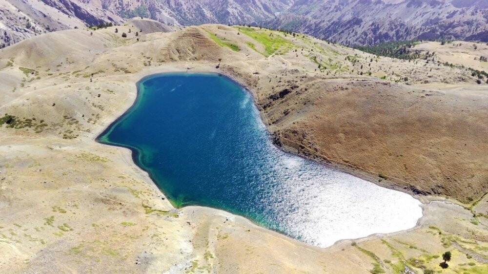 Motosiklet tutkunları 3 bin rakımda adrenaline doydu