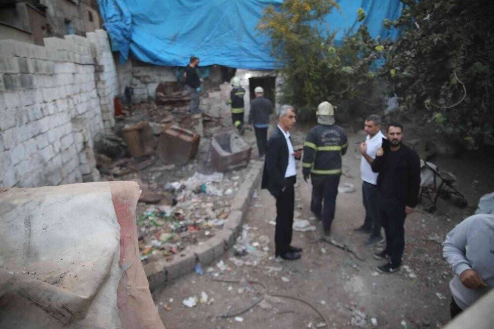 Müstakil evde patlama: 2 yaralı